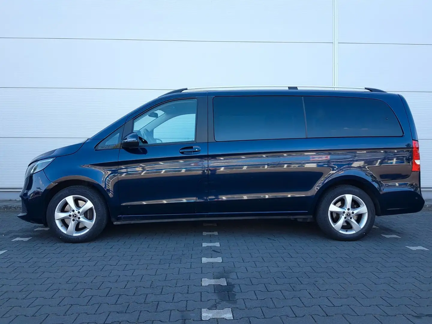 Mercedes-Benz V 220 d EDITION Lang (Automatik/Kamera/7-Sitze) Albastru - 1