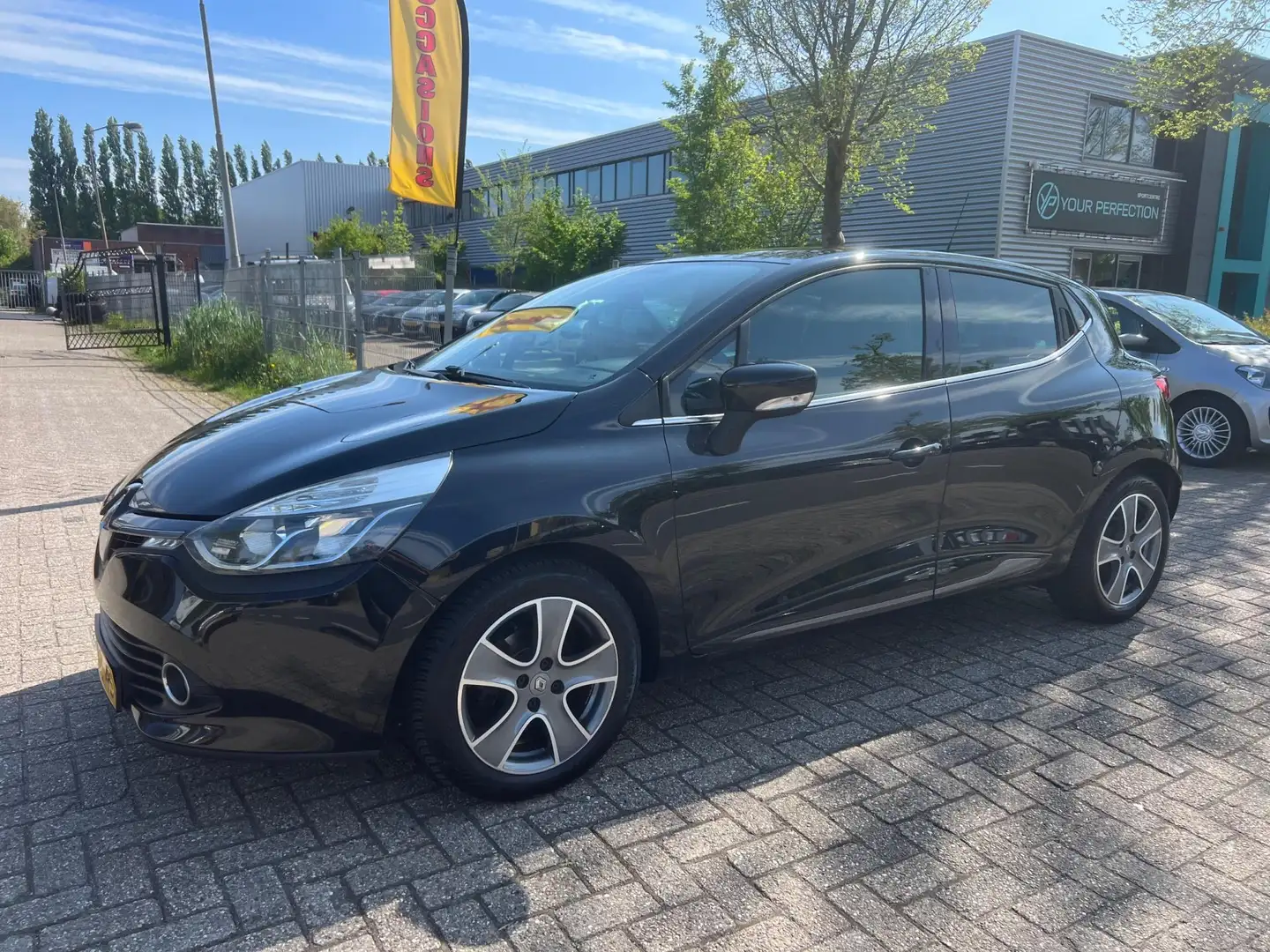 Renault Clio 0.9 TCe ECO Night&Day - Lmv - Navi - Keurig Zwart - 2