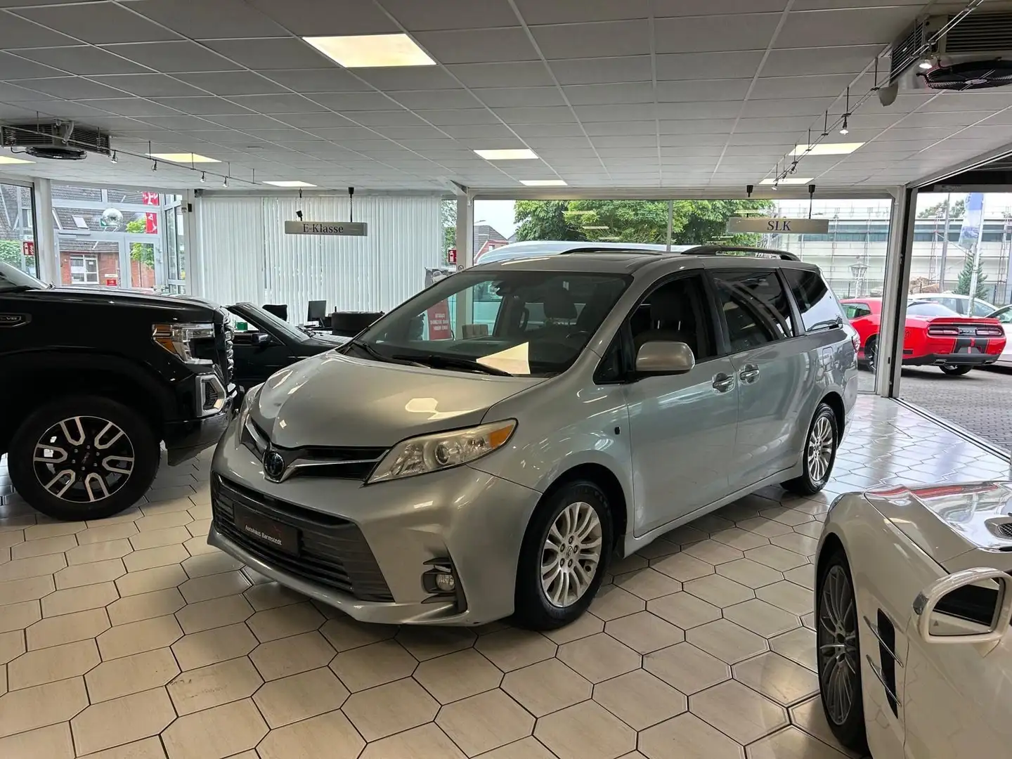 Toyota Sienna 3,5 V6  4WD- 8 Sitze Zilver - 2