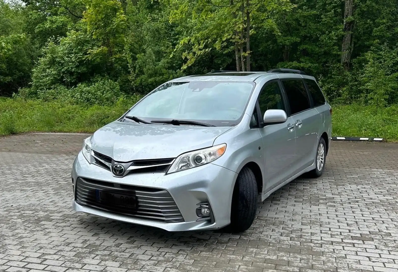 Toyota Sienna 3,5 V6  4WD- 7 Sitzer Zilver - 1