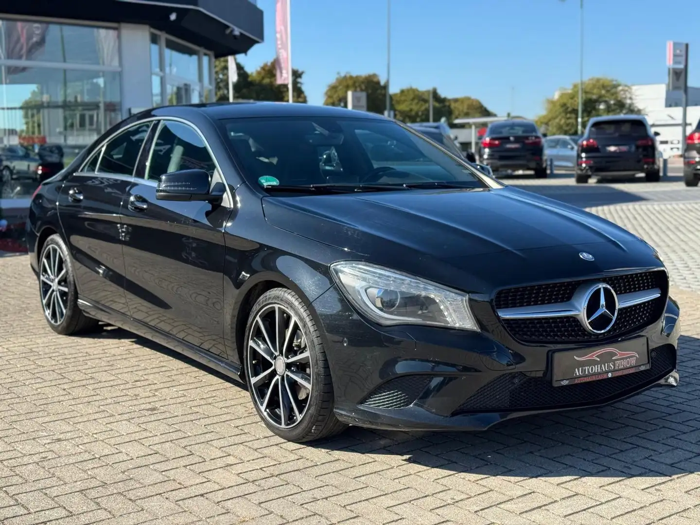Mercedes-Benz CLA 220 d*AHK*TEMPOMAT*Bi-XENON*BT*SiTZ.H Schwarz - 2