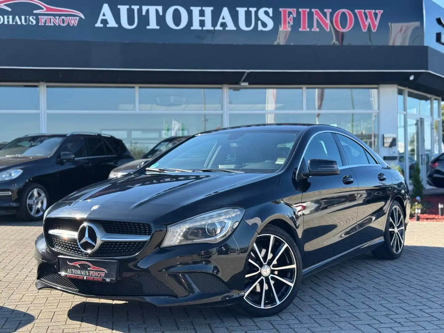 Mercedes-Benz CLA 220 d*AHK*TEMPOMAT*Bi-XENON*BT*SiTZ.H Schwarz - 1