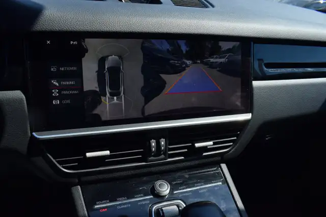 Porsche Cayenne view 7