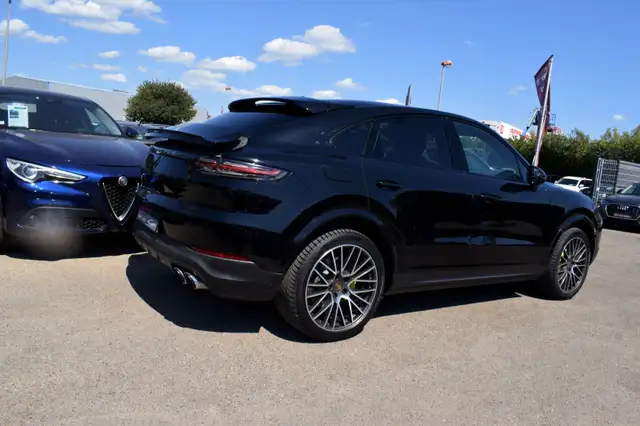 Porsche Cayenne view 5