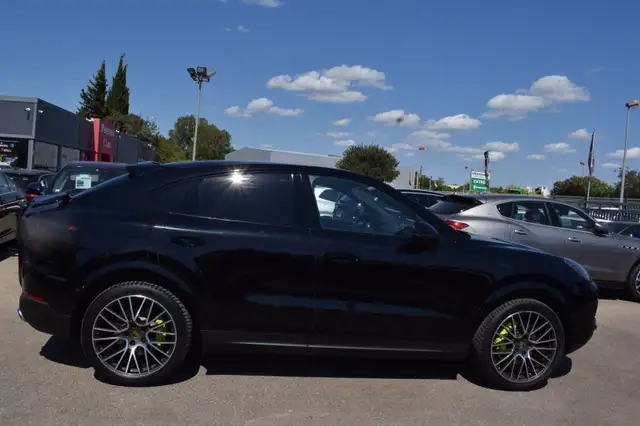 Porsche Cayenne view 11