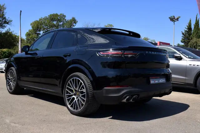 Porsche Cayenne view 3