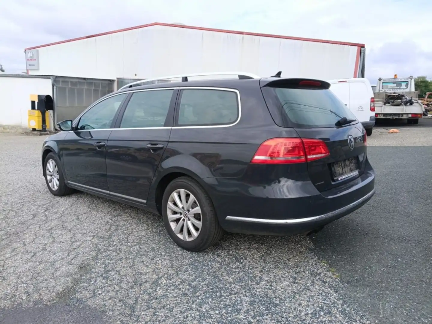 Volkswagen Passat Kombi Automatik Comfortline 2,0 TDI Grau - 2