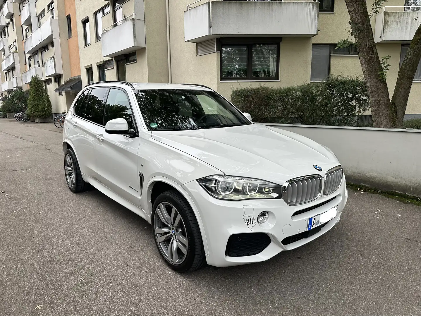 BMW X5 xDrive40d M Paket Weiß - 1