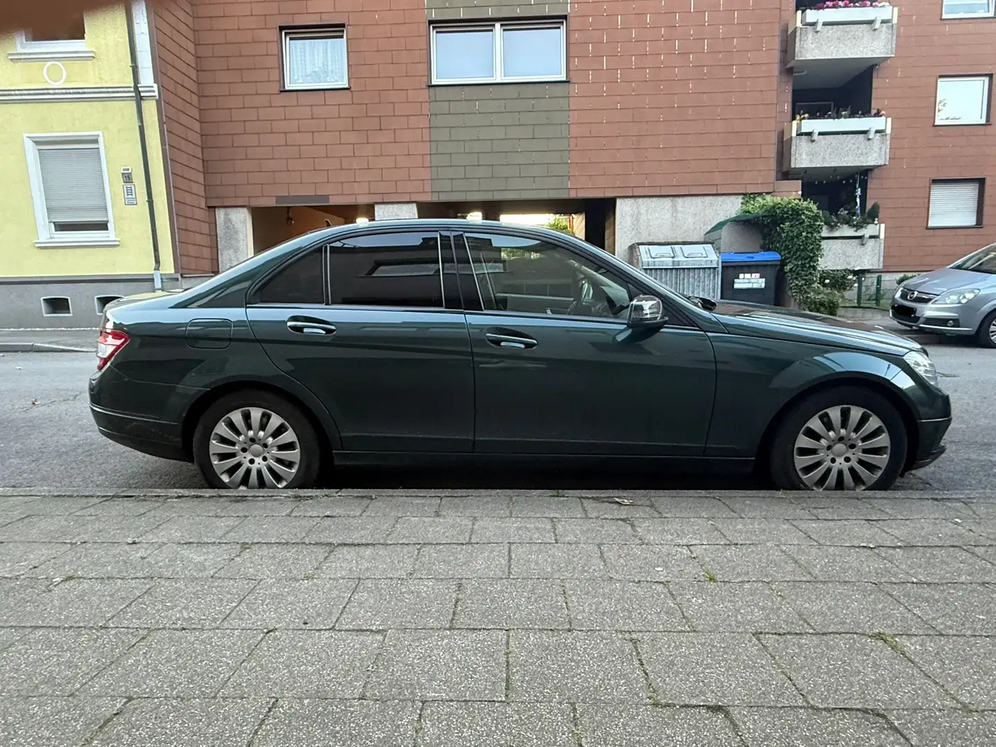 Mercedes-Benz C 200 Green - 2