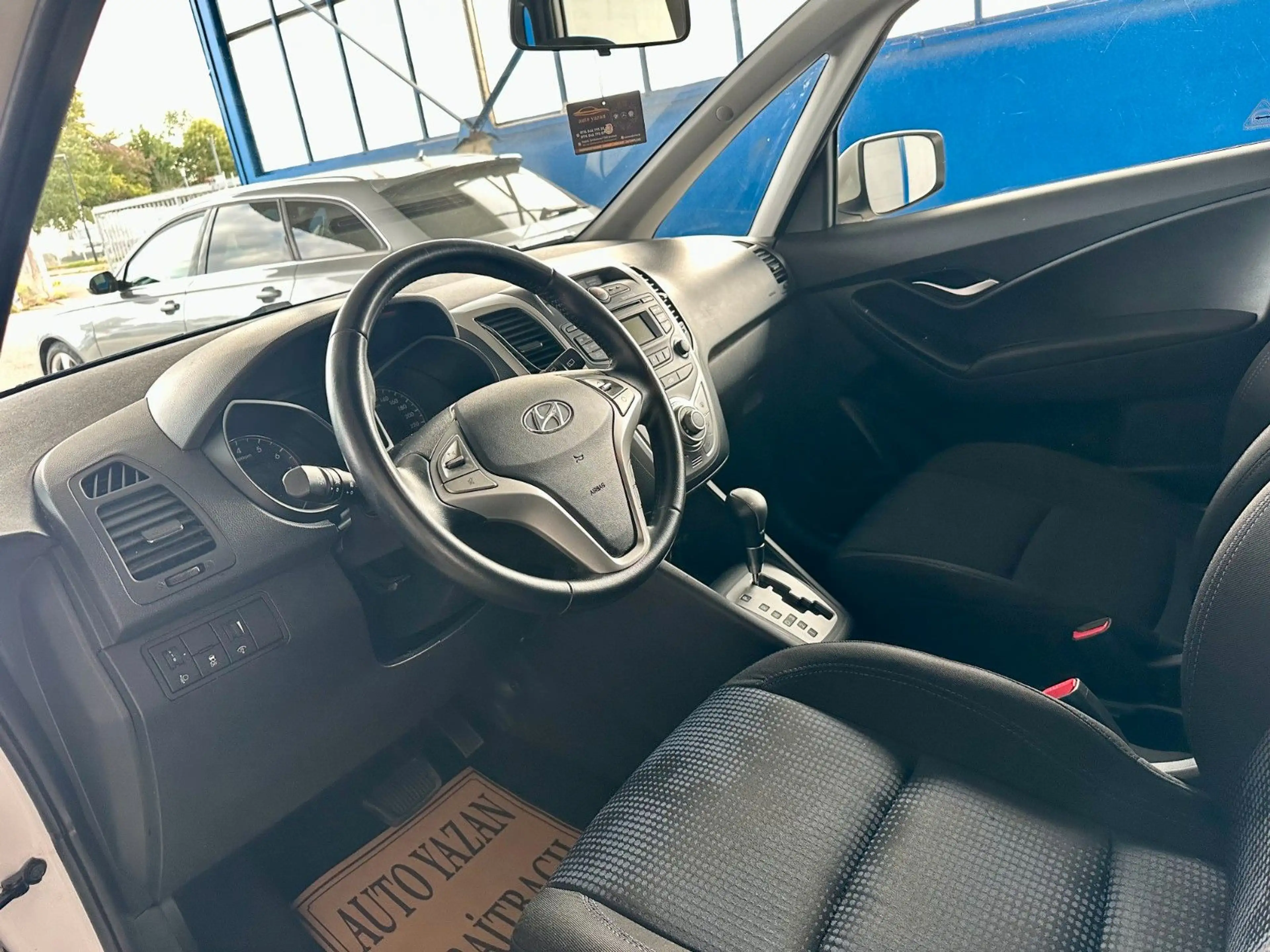 Hyundai iX20 Trend / Automatik — photo 10