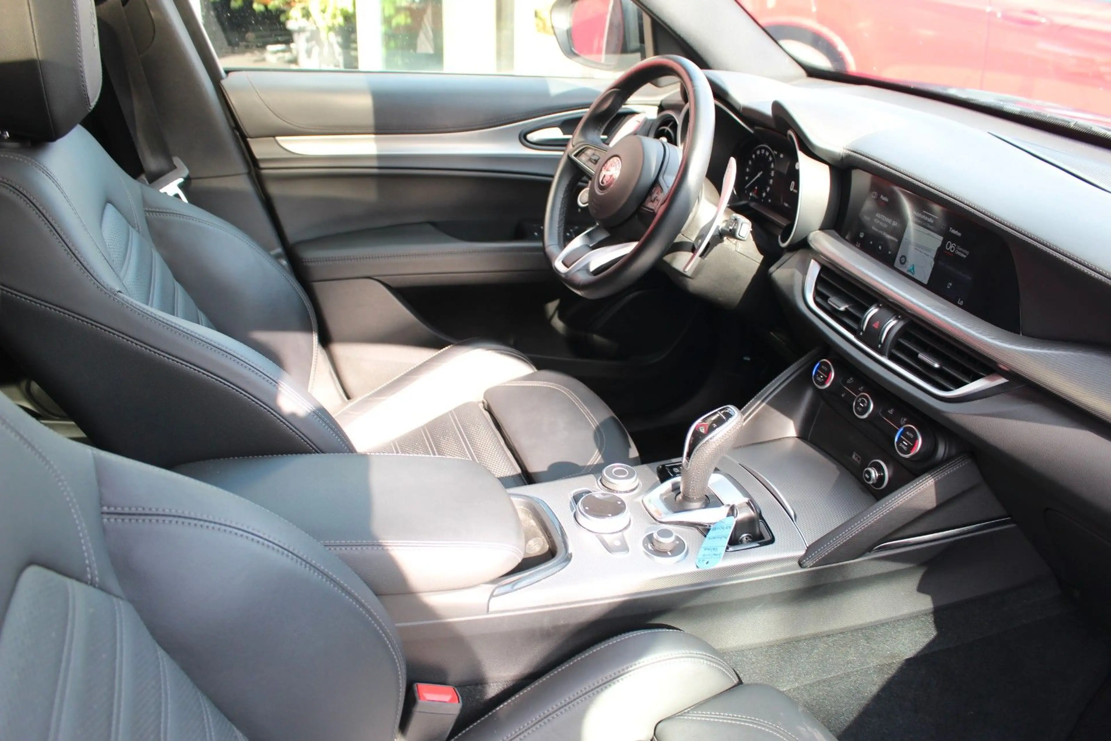 Alfa Romeo Stelvio Veloce Q4 MATRIX/PANO/PREMIUM-PAKET — photo 4