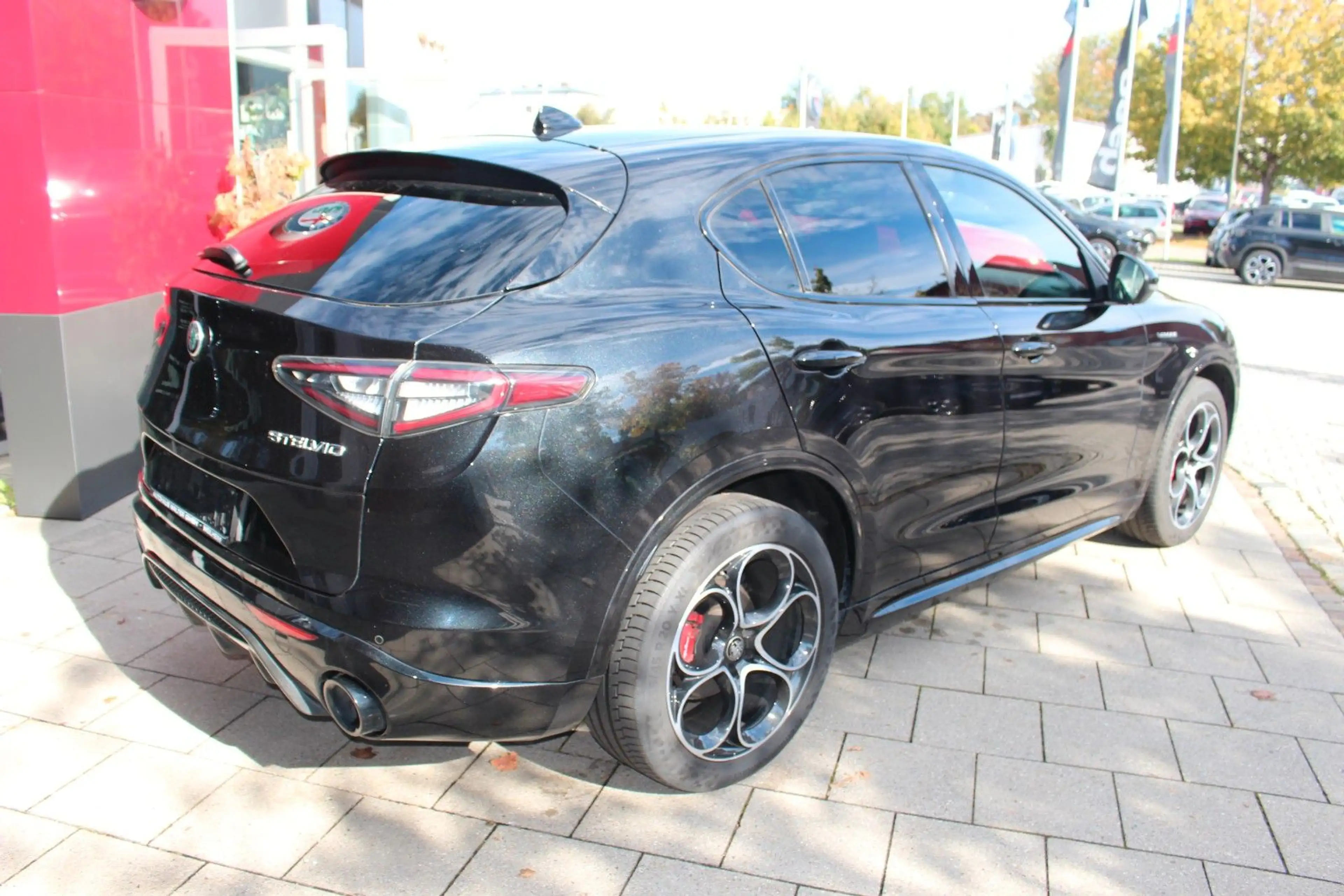 Alfa Romeo Stelvio Veloce Q4 MATRIX/PANO/PREMIUM-PAKET — photo 6