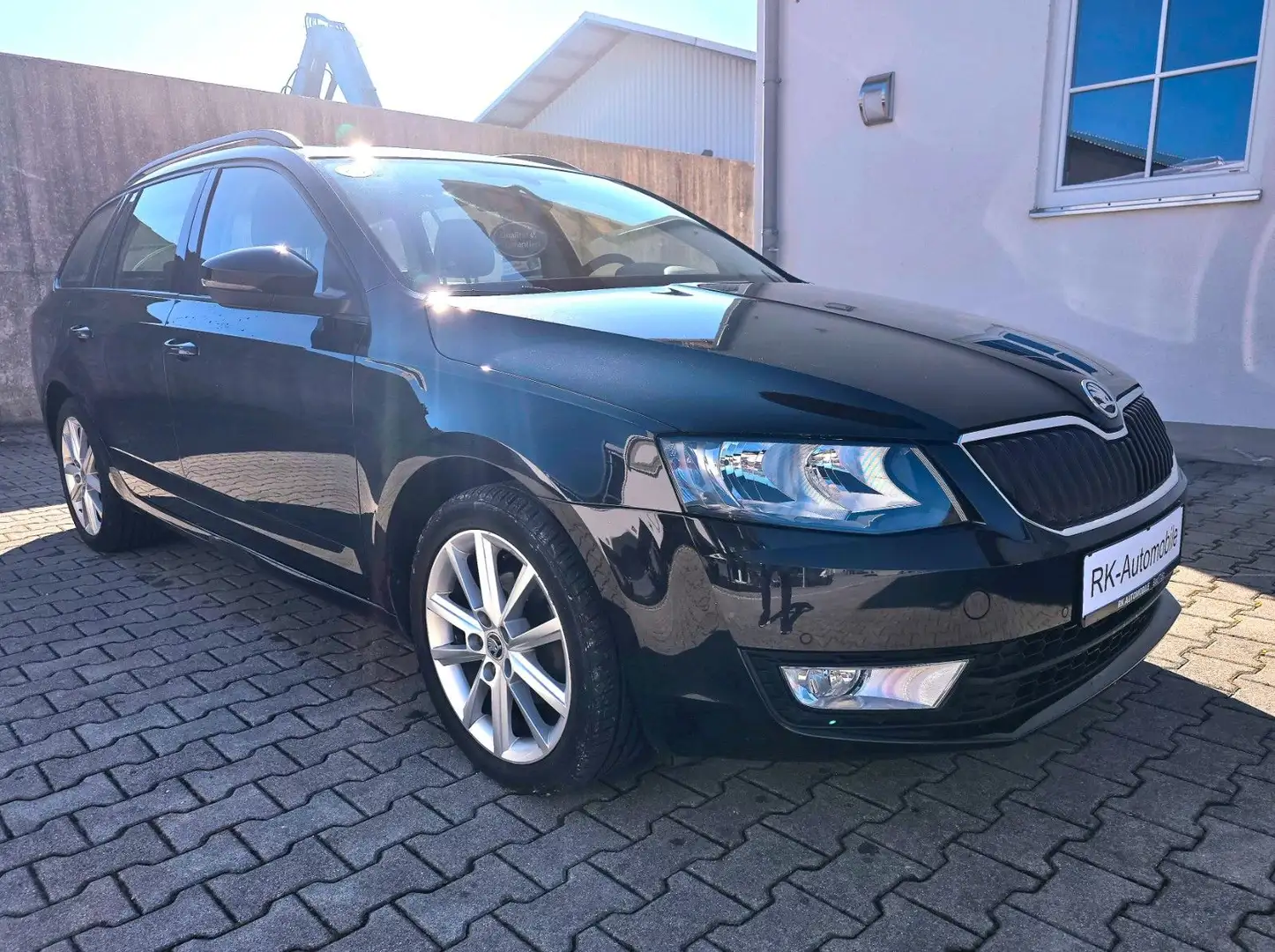 Skoda Octavia 1.6 TDI DSG Ambition Garantie/Finanzieru Noir - 2