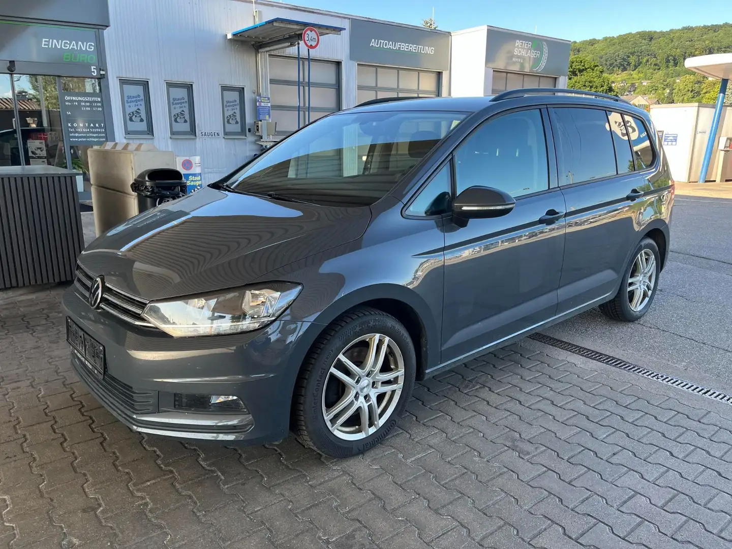 Volkswagen Touran Comfortline 2,0 TDI Navi-Carplay-ACC Grau - 1