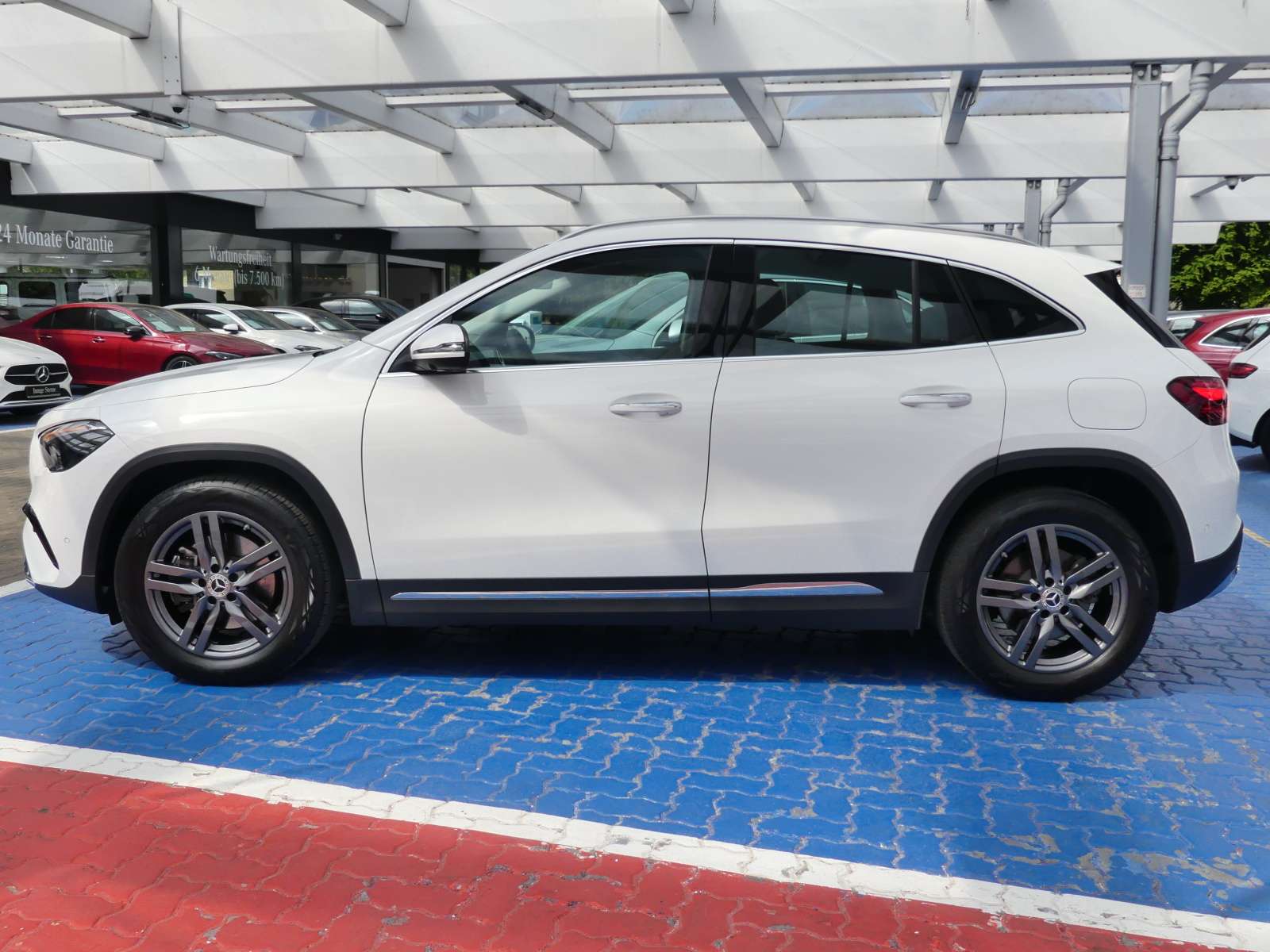 Mercedes-Benz GLA 220