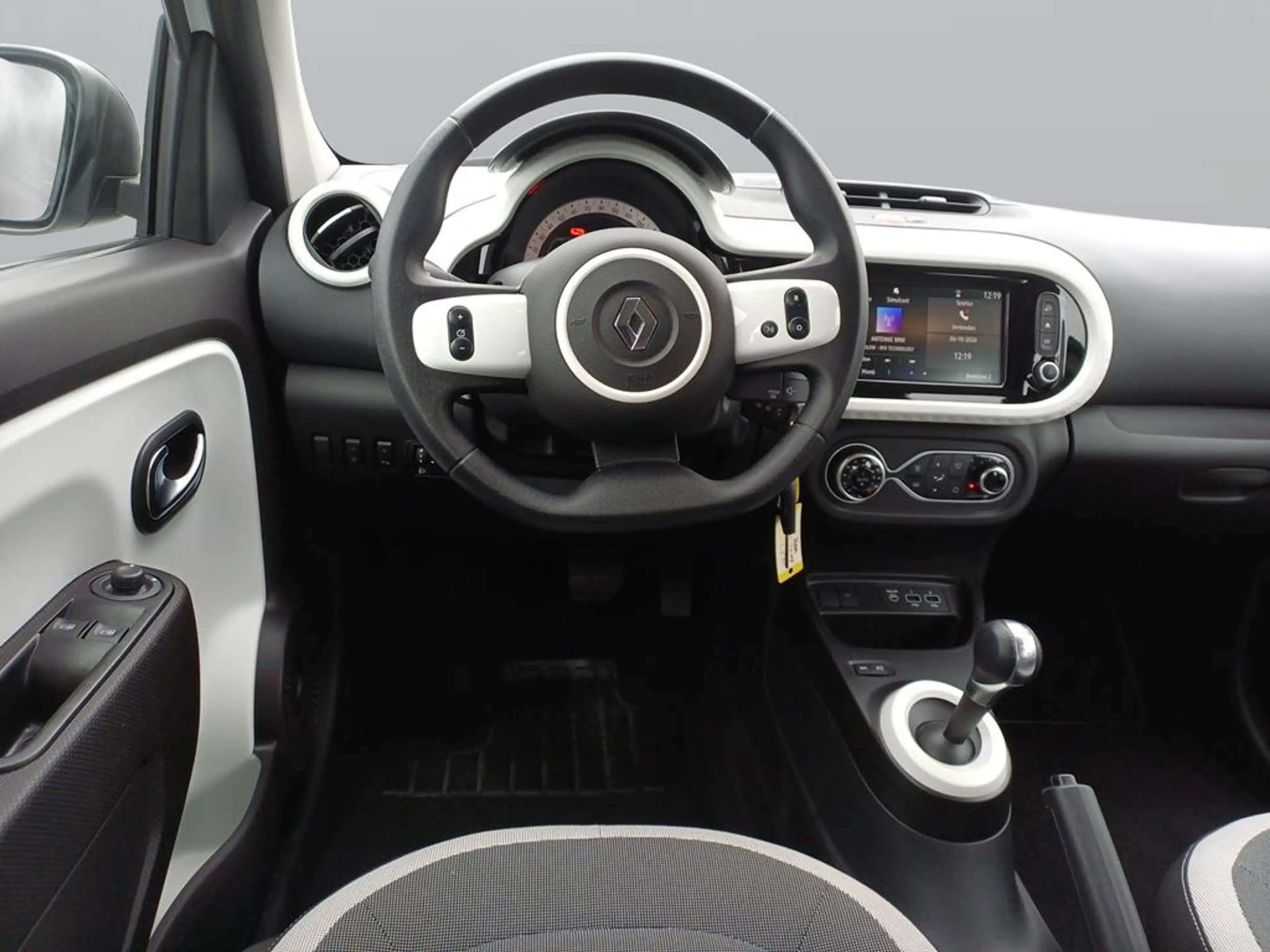 Renault Twingo Equilibre Electric — photo 13