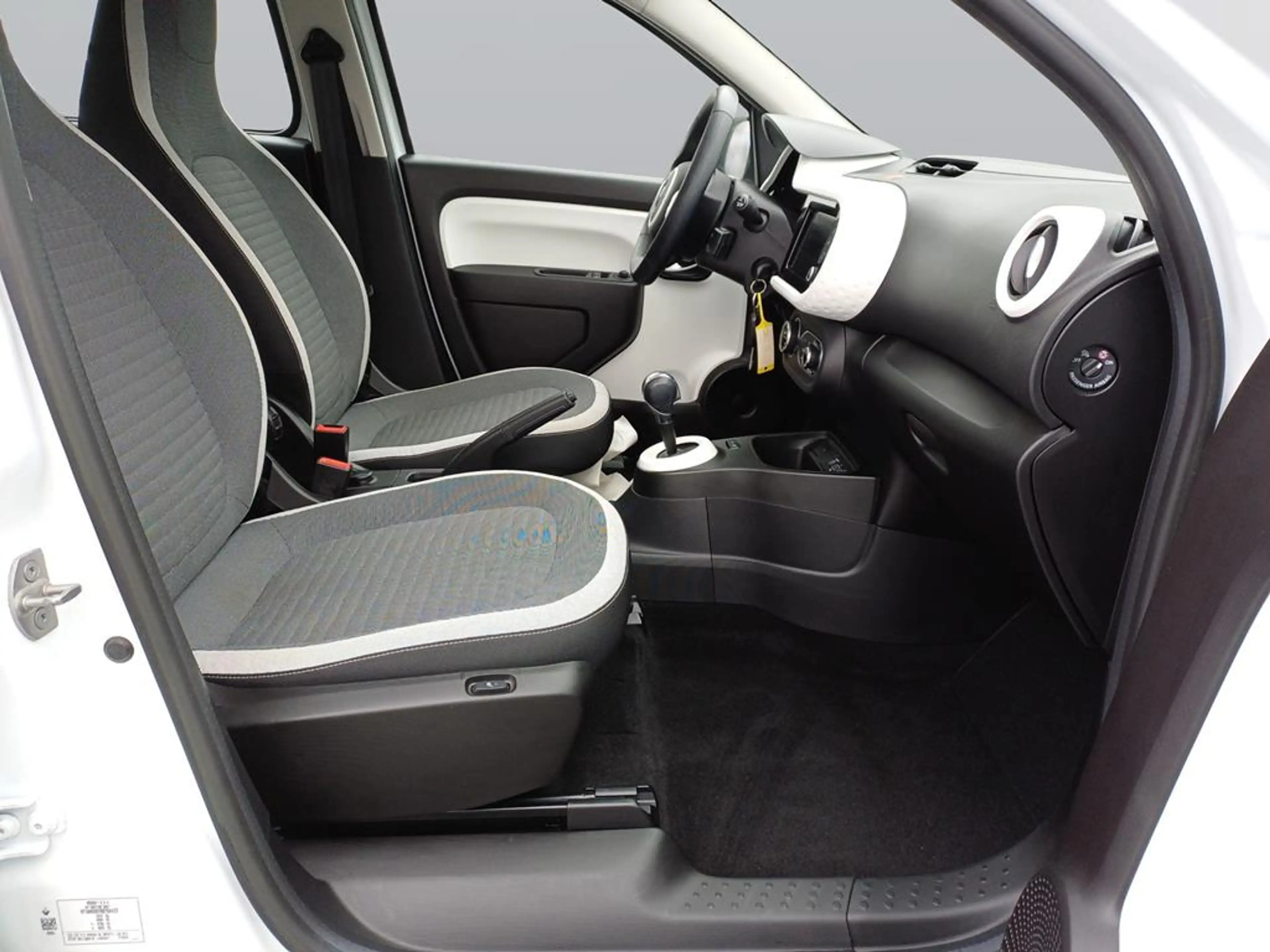 Renault Twingo Equilibre Electric — photo 11