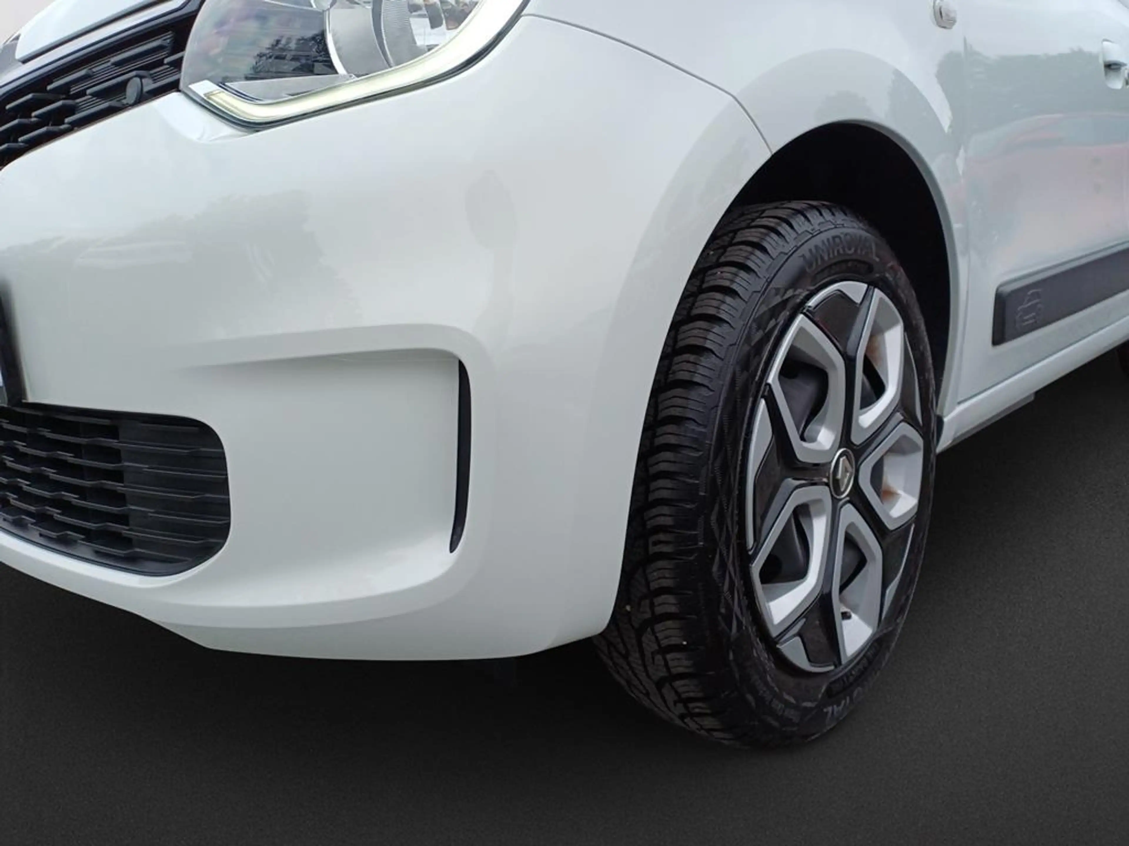 Renault Twingo Equilibre Electric — photo 9