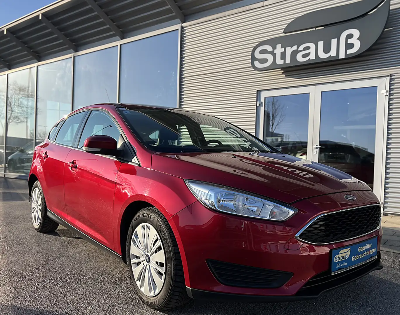 Ford Focus 1,0 EcoBoost Trend Rot - 1