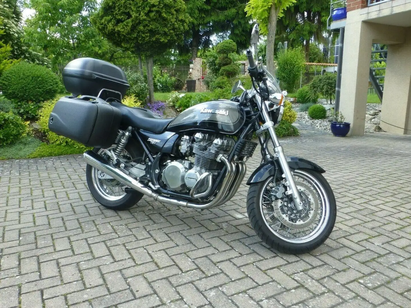 Kawasaki Zephyr 750 Zwart - 1