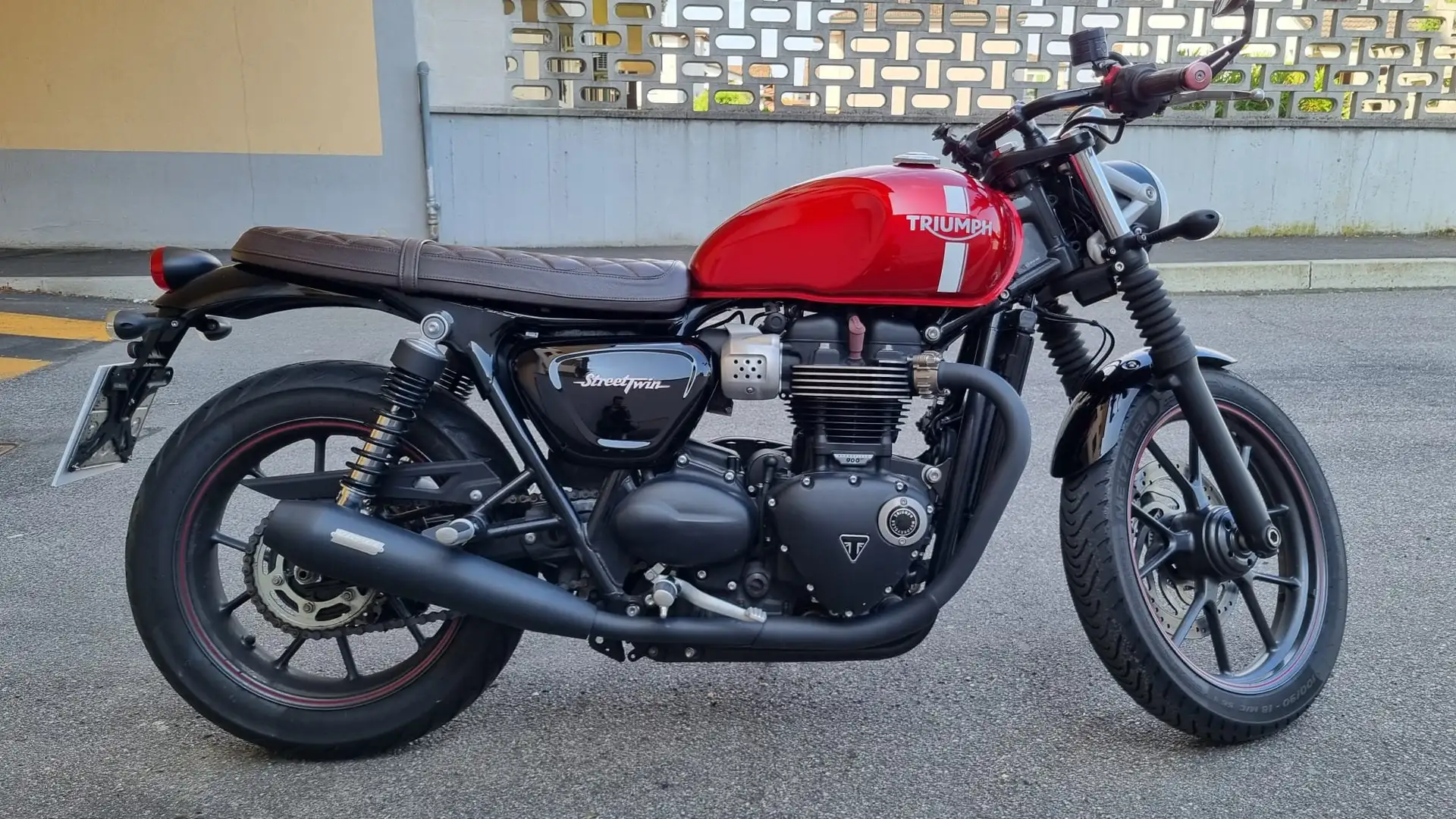 Triumph Street Twin Rosso - 1
