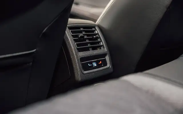 Volkswagen Golf view 11