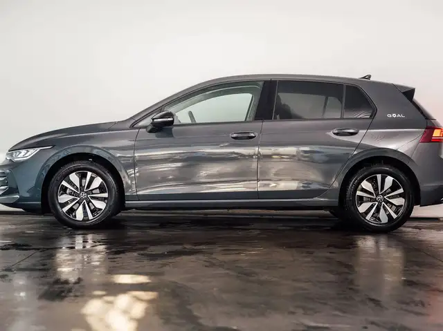 Volkswagen Golf view 2