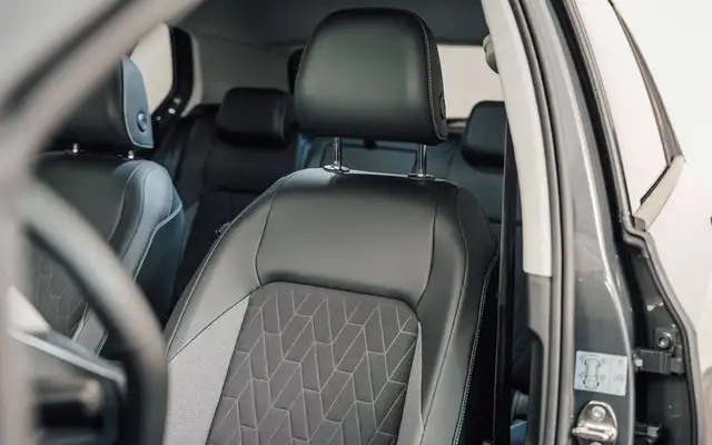 Volkswagen Golf view 13