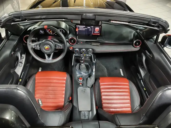 Abarth 124 2018, foto 10
