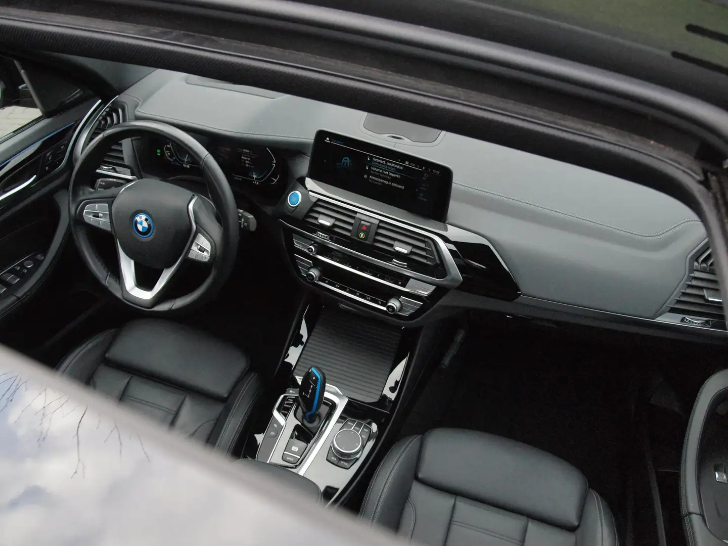 BMW iX3 High Executive 80 kWh | Panoramadak | 360 Camera | Zwart - 2