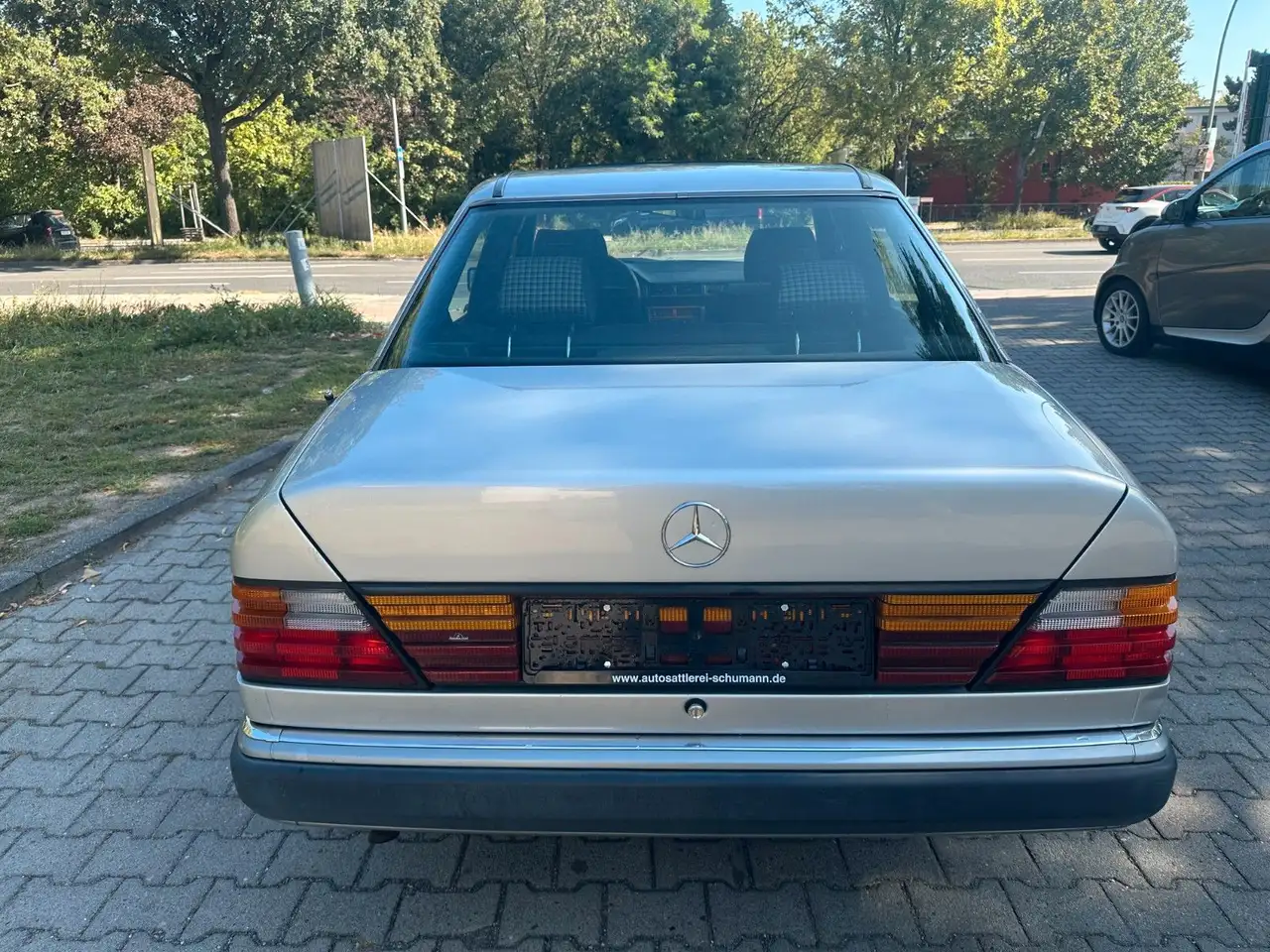 Mercedes-Benz E 200 124 Rostfrei-TÜV Neu Autom, foto 5