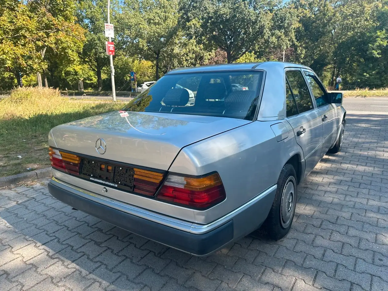 Mercedes-Benz E 200 124 Rostfrei-TÜV Neu Autom, foto 4