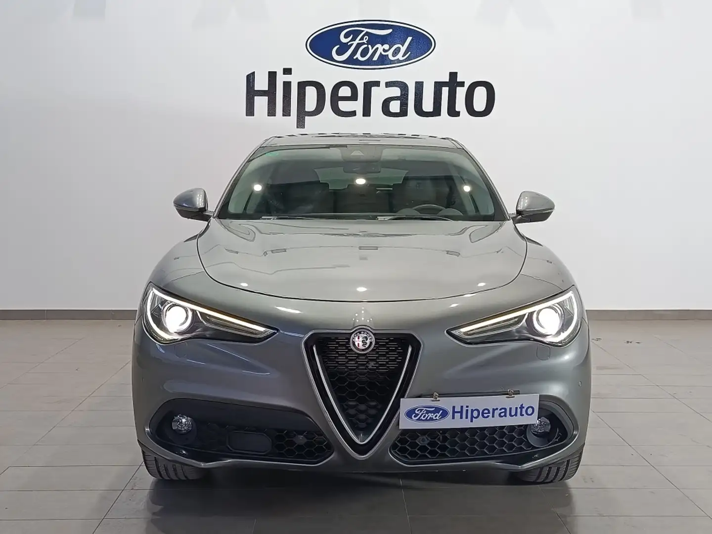 Alfa Romeo Stelvio 2.2 Executive Q4 210 Aut. Gris - 2