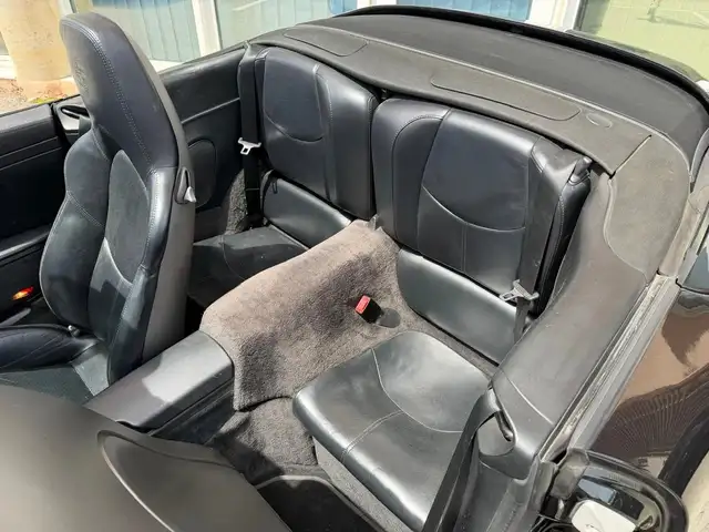 Porsche 911 view 13