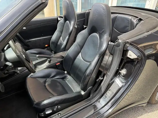 Porsche 911 view 10
