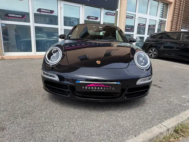 Porsche 911 view 2