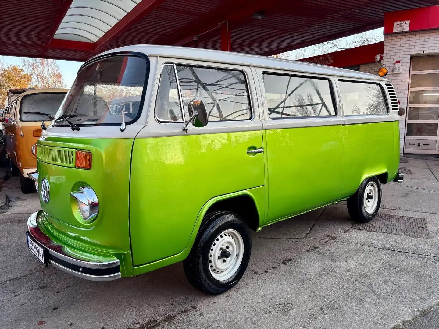Volkswagen T2 b 2.0l 70 PS TÜV und H-Kennzeichen Grün - 2