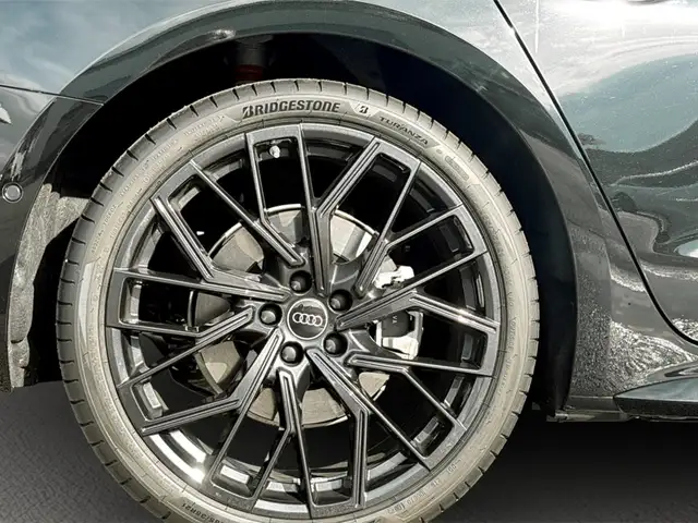 Audi A6 view 6