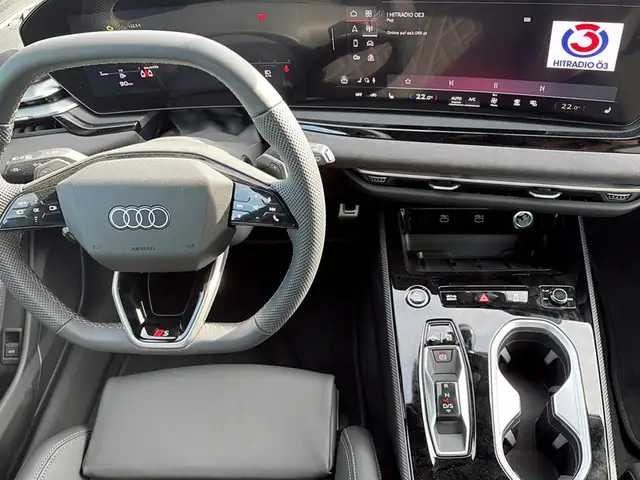 Audi A6 view 12