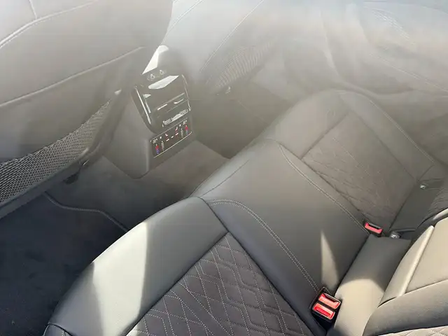 Audi A6 view 11