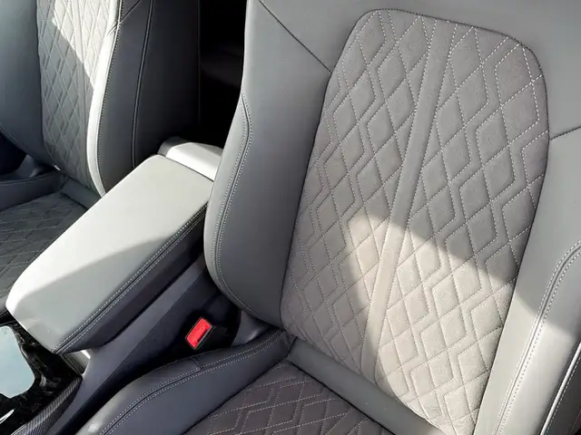 Audi A6 view 8