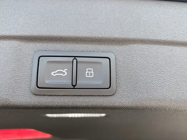 Audi A6 view 14