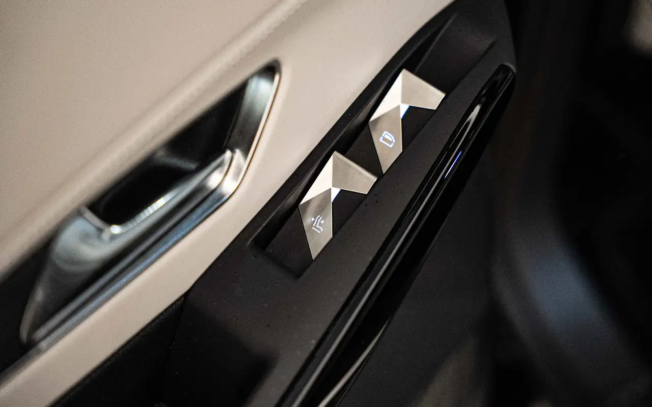 DS Automobiles DS 7 DS 7 1.5 BlueHDi Opera Incl. JA 19" - Cuir Nappa - Sièges chauf. et ventilés 21