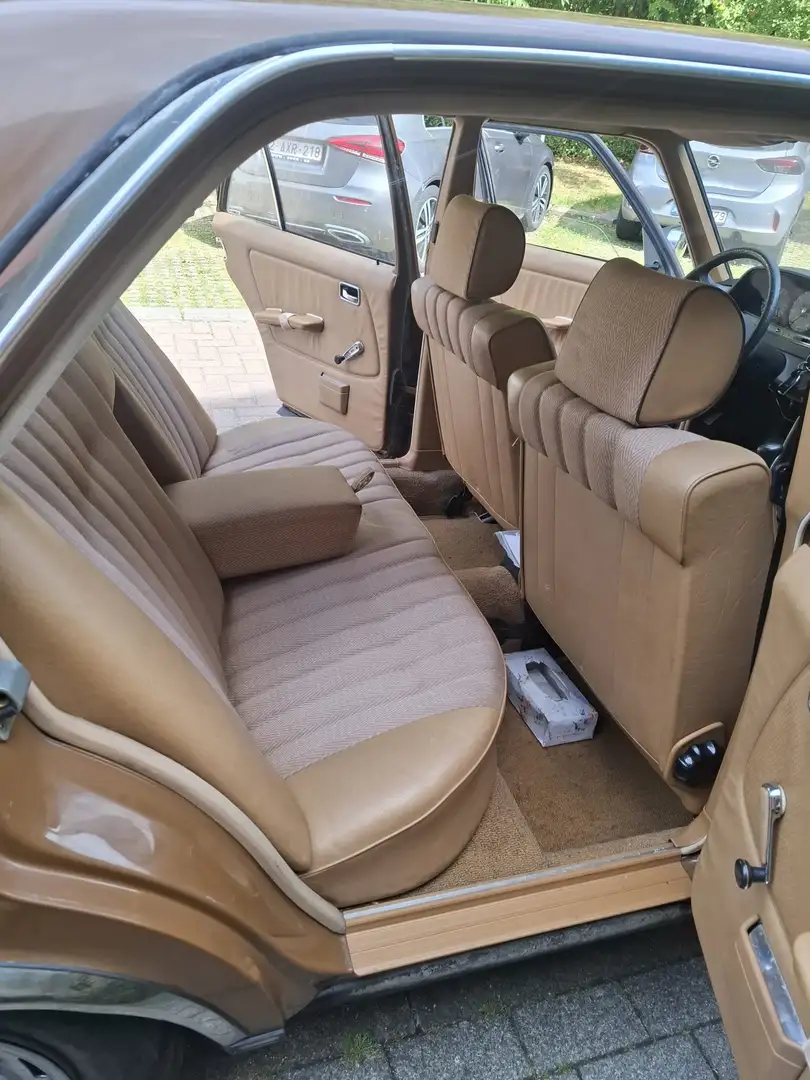 Mercedes-Benz 200 200 D Maro - 2