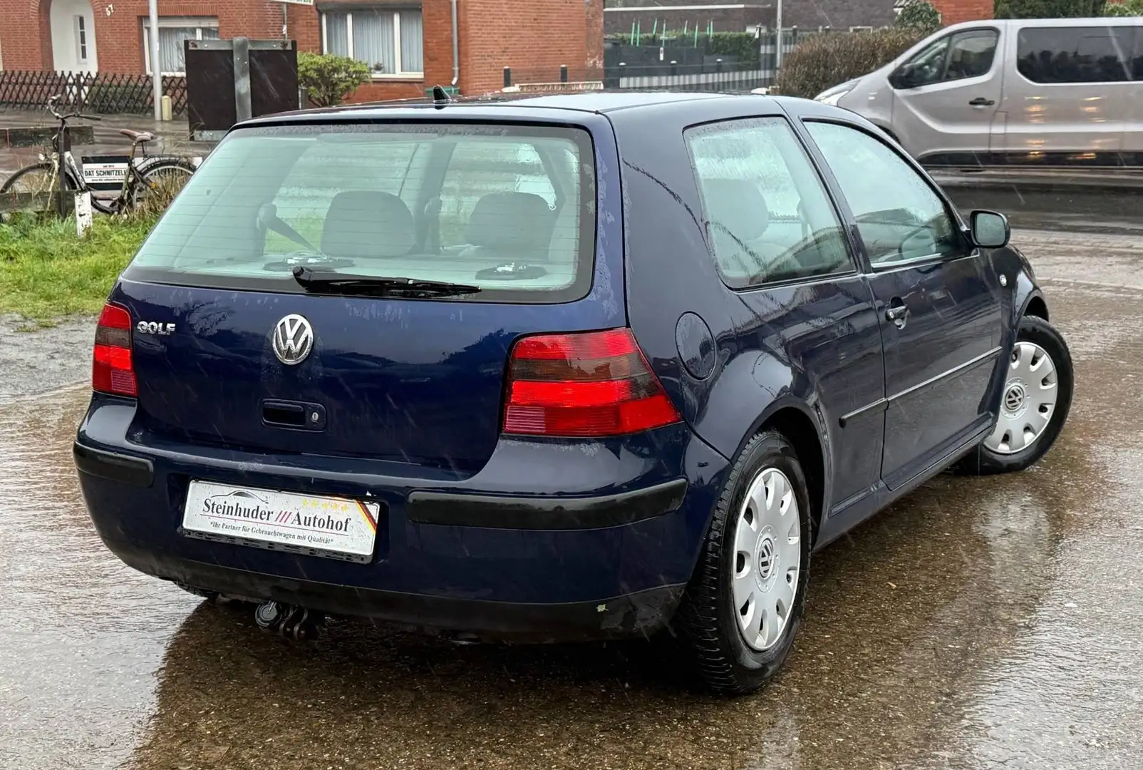 Volkswagen Golf Basis Blau - 2