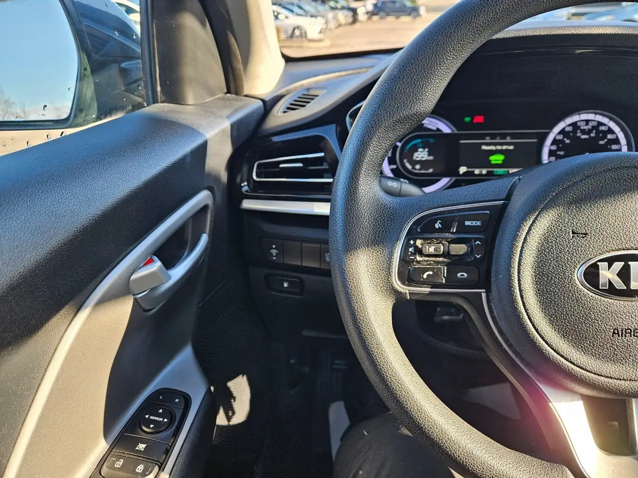 Kia Niro снимка Kia Niro