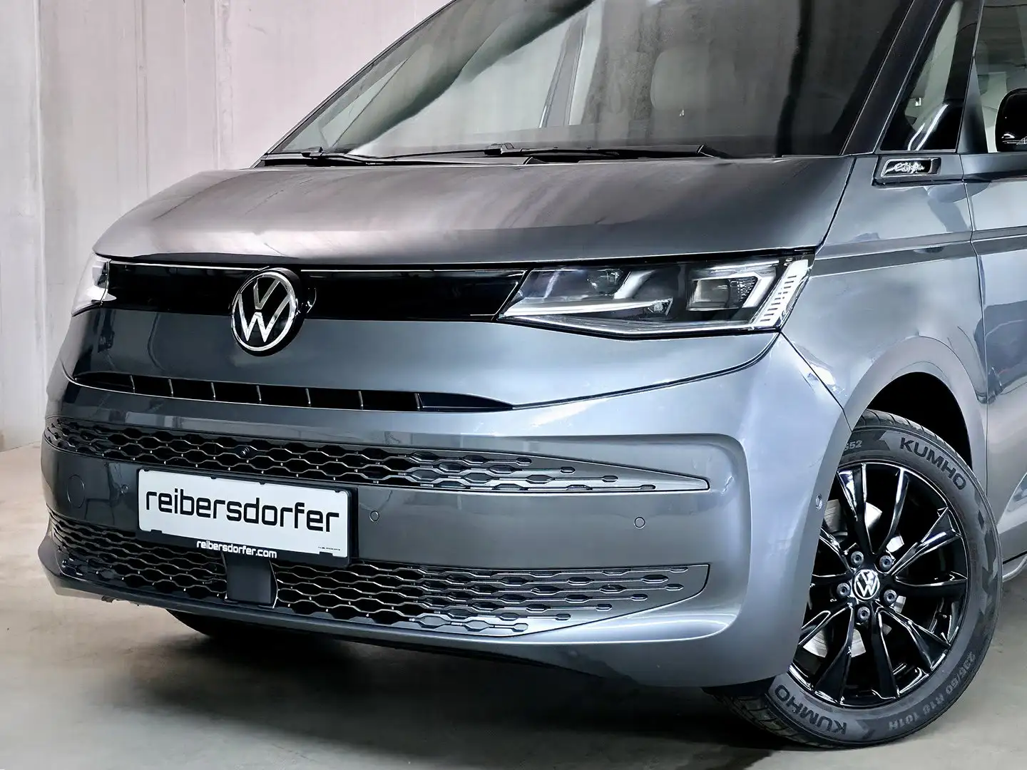 Volkswagen T7 California VW T7 California Beach eHybrid 180 kW 4M Grau - 2