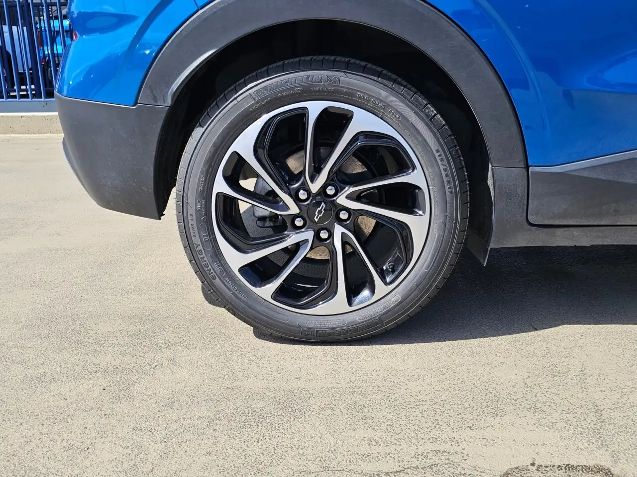Chevrolet Bolt снимка Chevrolet Bolt