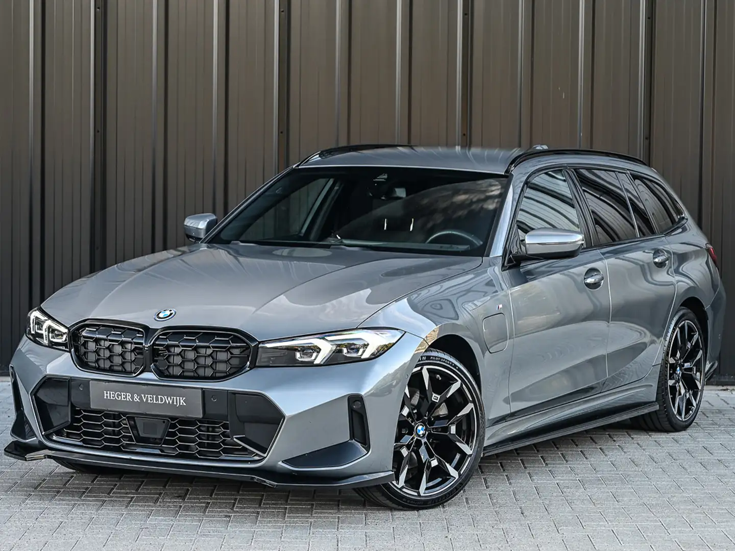 BMW 330 3-serie Touring 330e xDrive M-SPORT | FACELIFT | A Gris - 2