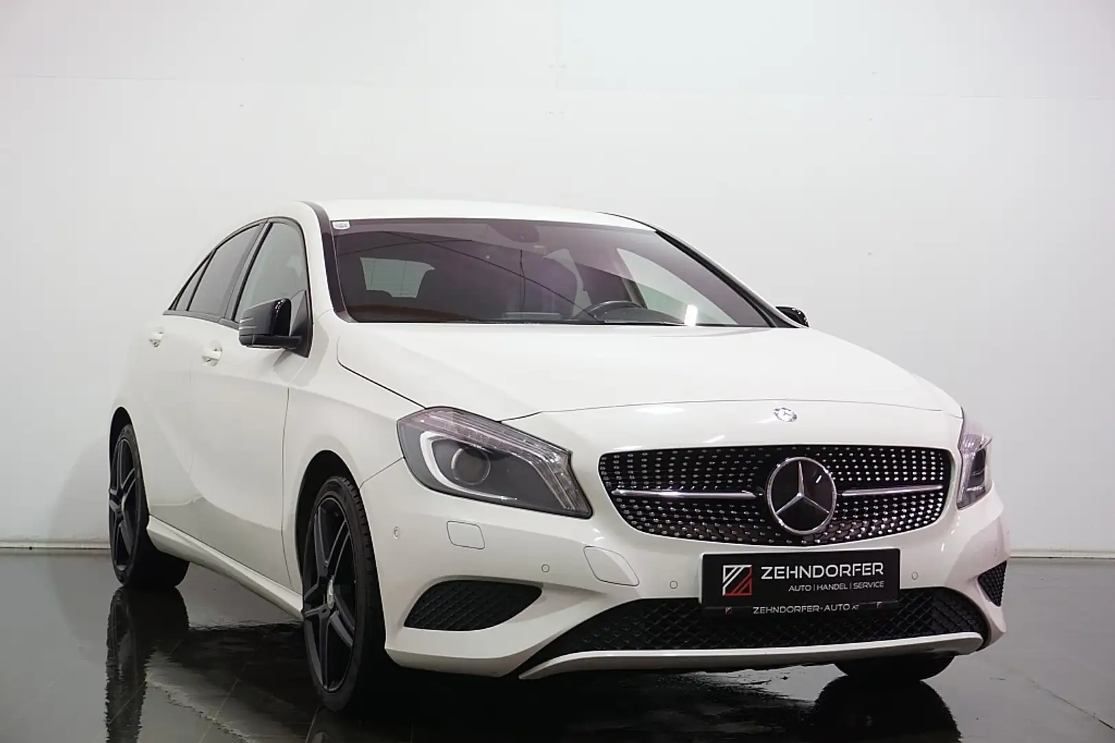 Mercedes-Benz A 180 / LED / SHZ / Tempomat / Bremse vorne NEU Blanc - 1